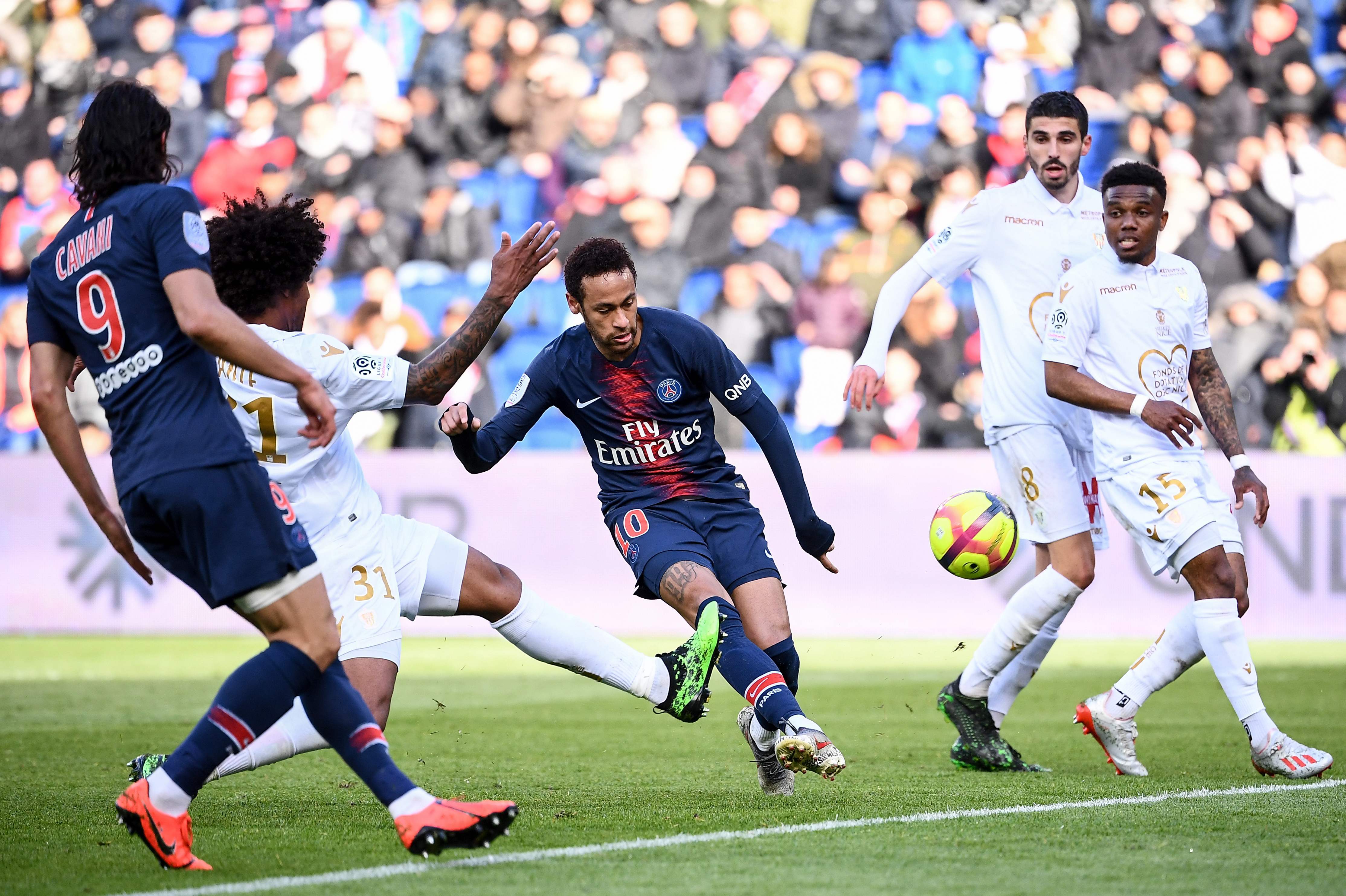 巴黎圣日耳曼主场大胜，领先优势扩大的简单介绍