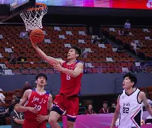 勇士队员集体砍下高分，完胜对手取得四连胜(勇士伤了几个人)