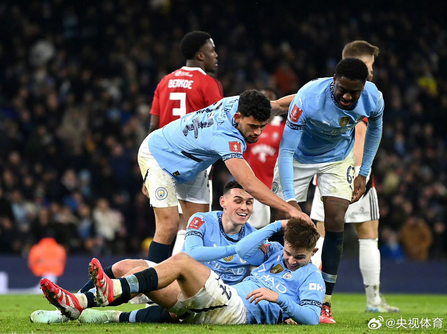 曼城主场大胜马竞，无悬念晋级欧冠四强(经历心碎一周后 曼城需要在今夜的欧冠力挽狂澜)