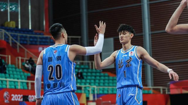 北京首钢击败辽宁男篮，秋水共长天一色的简单介绍